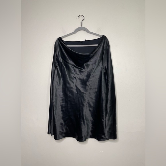 Ellen Tracy Black Satin Cowl Neck Elegant Bell Sleeves Tunic Blouse Festive 22 - Picture 3 of 12